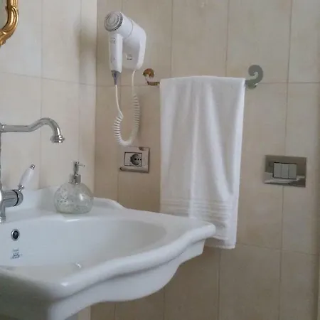 Daphnae House Guest house