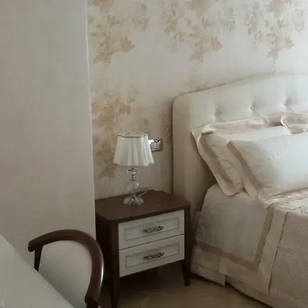 Daphnae House 3*