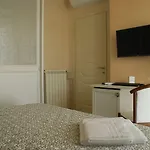Daphnae House Pensionat 4*
