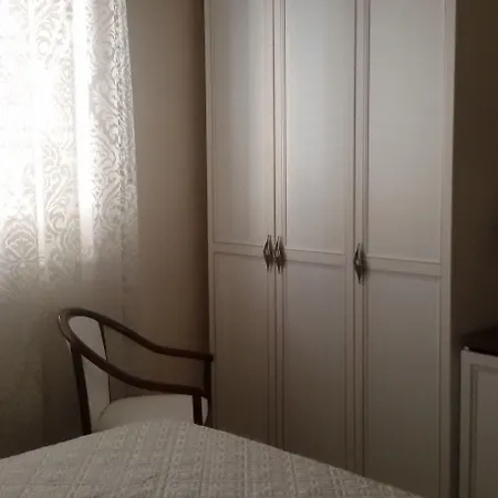 Daphnae House