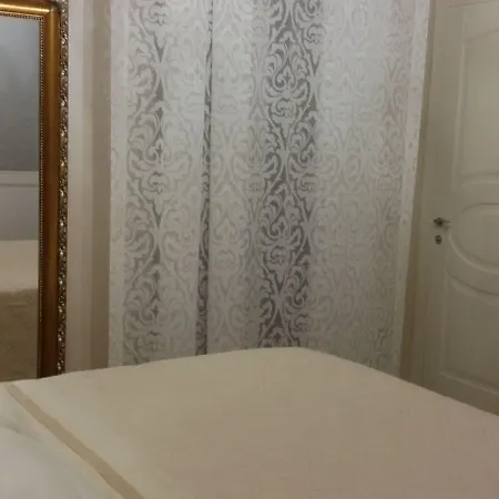 Daphnae House 4*