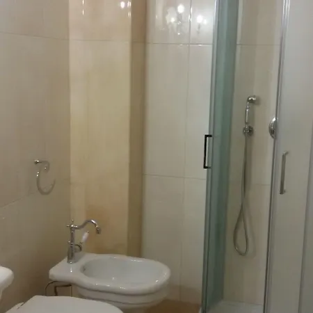 בית הארחה Daphnae House 4*