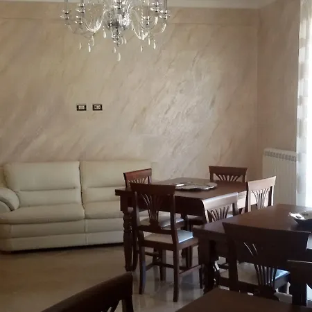 בית הארחה Daphnae House 4*