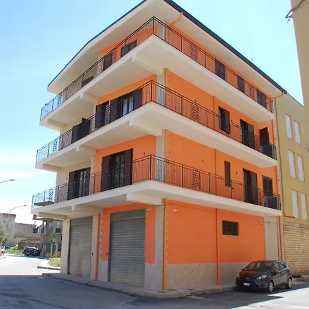 Daphnae House