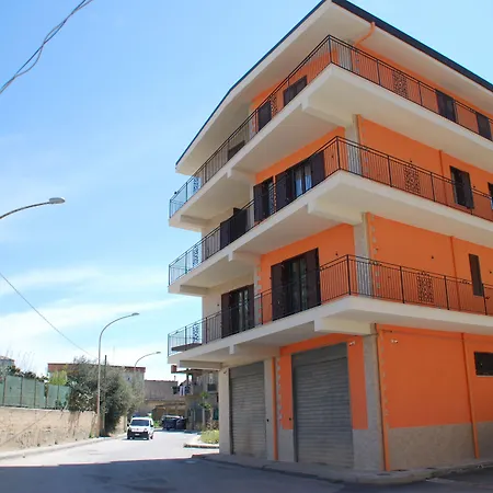 Daphnae House 4*