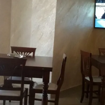 בית הארחה Daphnae House 4*