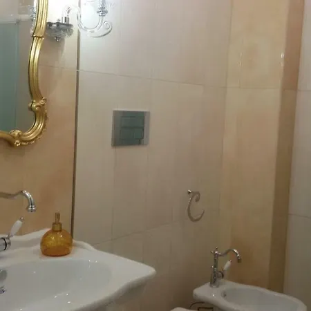 בית הארחה Daphnae House 4*