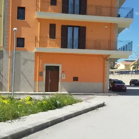 Daphnae House